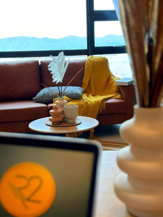 Sea&Pool View Stunning Homestay, Wifi, Netflix Near Malls, Jetty, Convenient Stores Kota Kinabalu Exterior foto